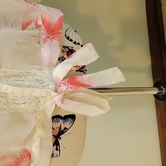 EXPRESS sheer butterfly 🦋 top with lace. Size is Medium. - Picture 6 of 9